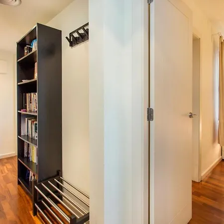 Apartment Luxurious 3 Bedroom Flat & Terrace In Sants