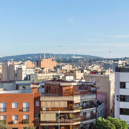 Luxurious 3 Bedroom Flat & Terrace In Sants Apartment *