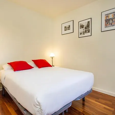 Luxurious 3 Bedroom Flat & Terrace In Sants Apartment *