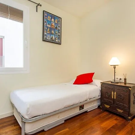 Apartment Luxurious 3 Bedroom Flat & Terrace In Sants Barcelona